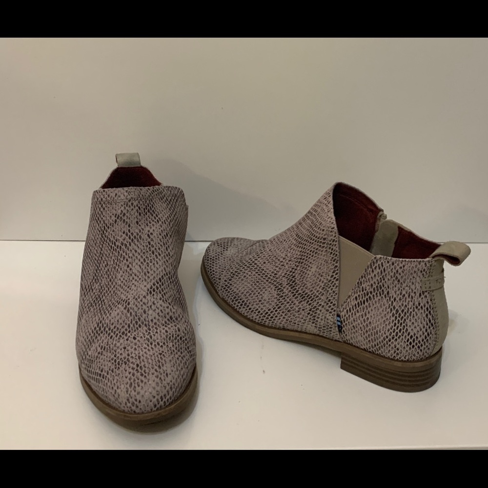 Tom’s Reese Cap Toe Chelsea Boot